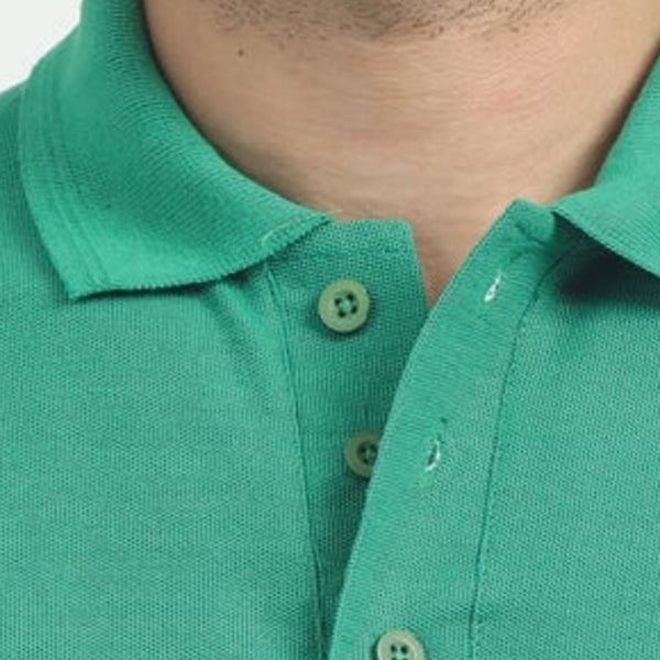 GC B007 Spun Pique Matty Polo T-Shirt – Emerald Green – Collar Detail